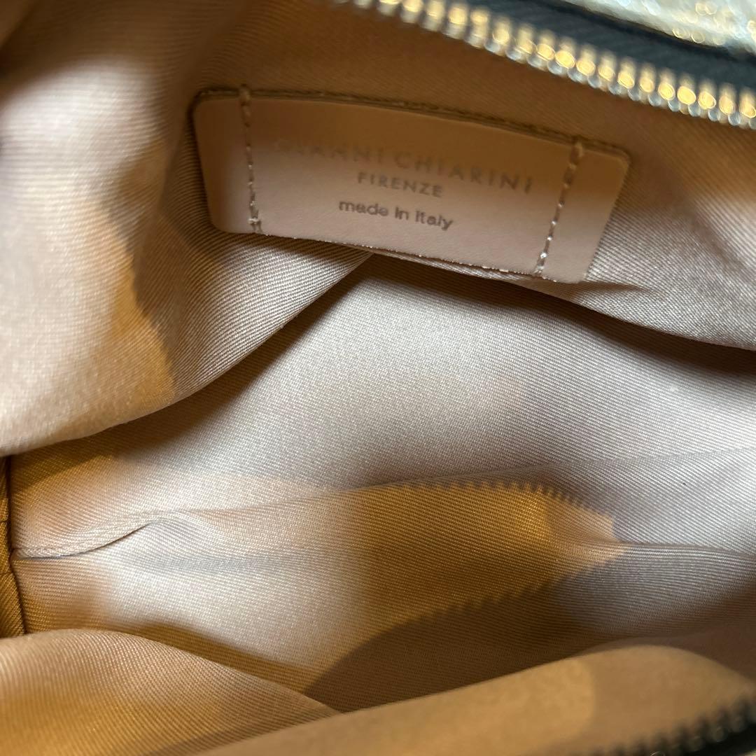 GIANNI CHIARINIメタリックレザーショルダーバッグ