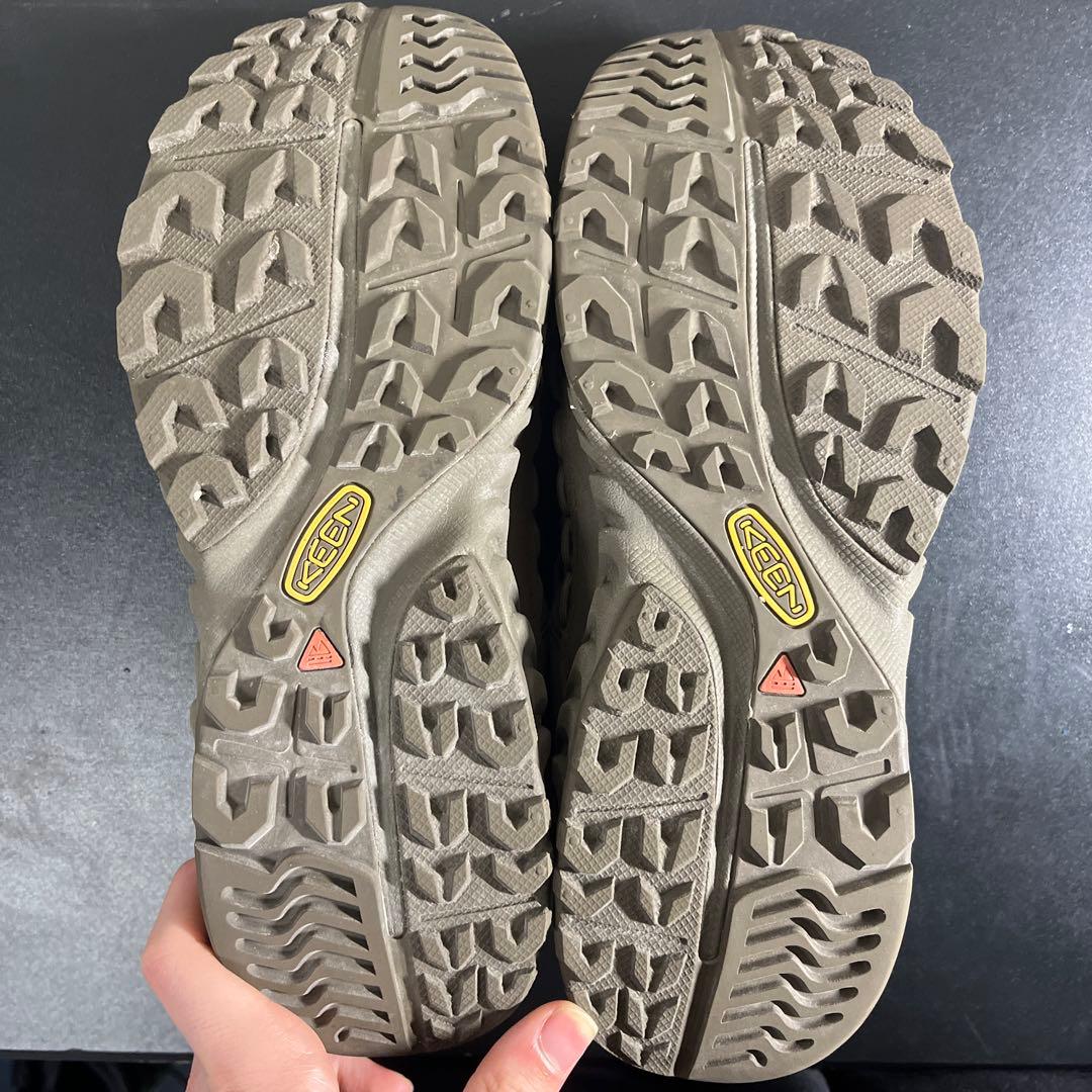 靴 KEEN UNEEK NXIS