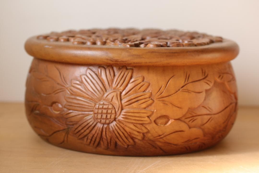天然木 無垢材 茶櫃（ちゃびつ） 手彫り 花柄 彫刻 直径30cm 煎茶道具