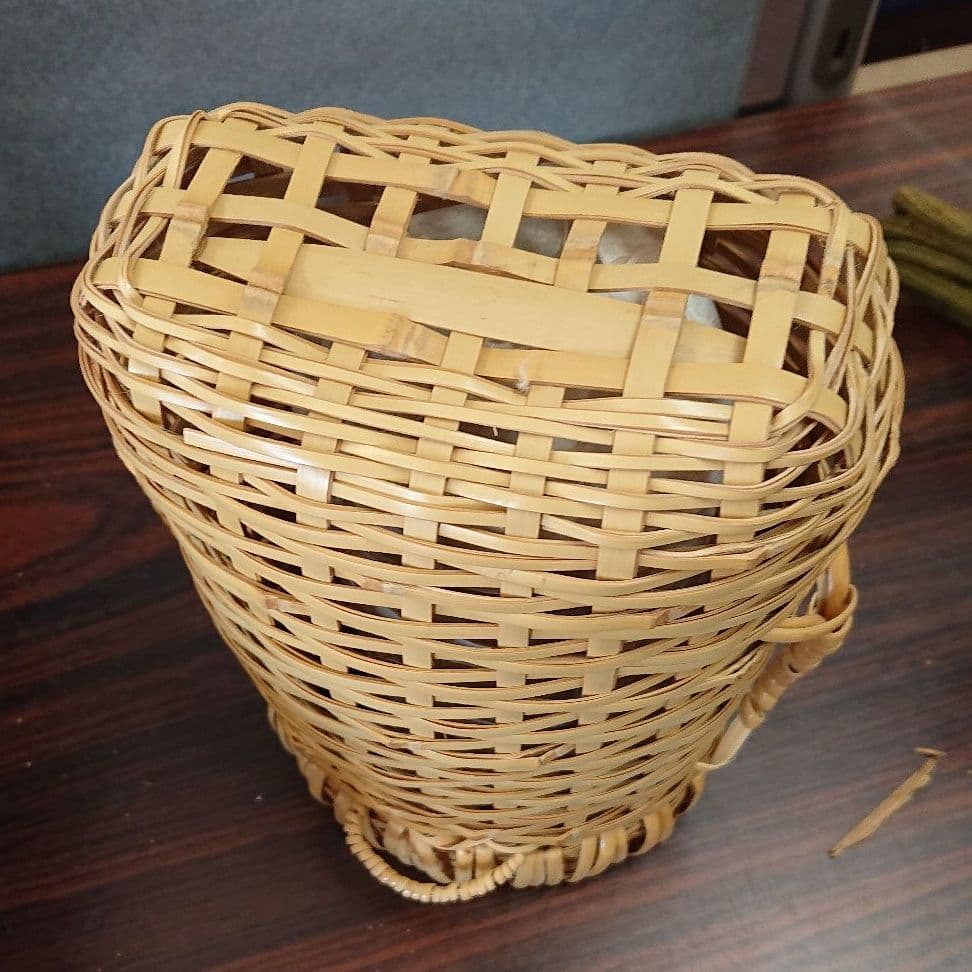 清斉作篭花生け、掛花入れ