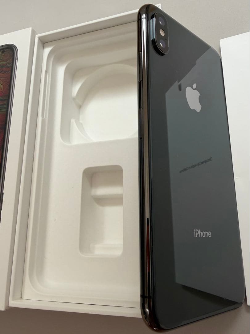 【Apple】iphone XS Max 256GB スペースグレー