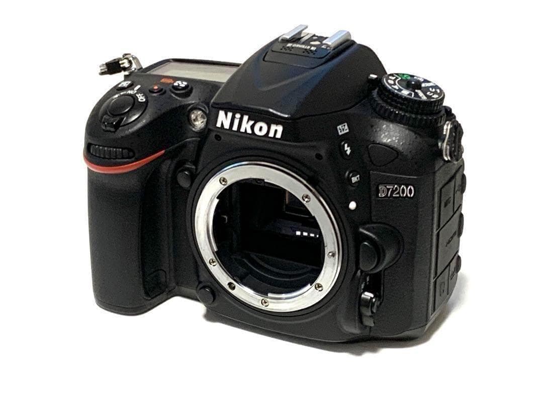 ☆撮影数220回以下☆Nikon D7200ボディMB-D15マルチパックセット