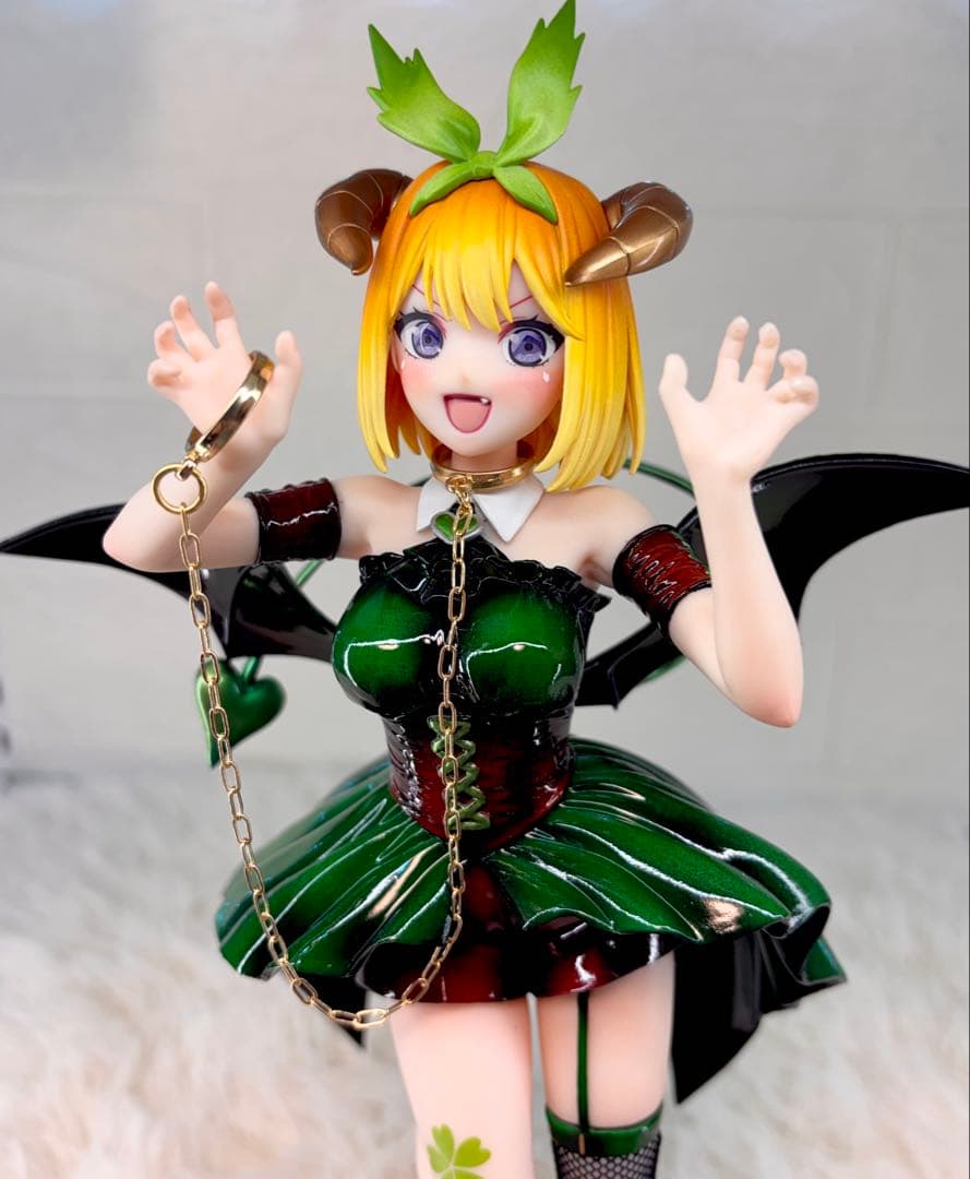 ぐ*す様 五等分の花嫁　中野四葉　フィギュア　リペイント　小悪魔ver ゴールド