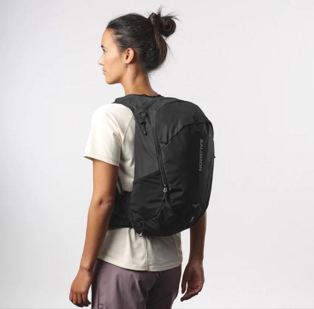 サロモン バックパック・リュックサック TRAILBLAZER 20 ブラック