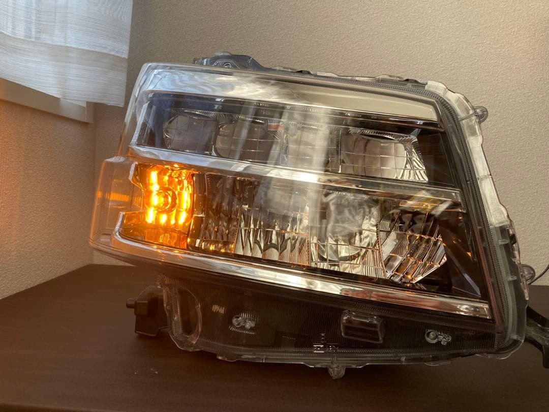 ハイゼット(S700V) 右ヘッドランプ　美品