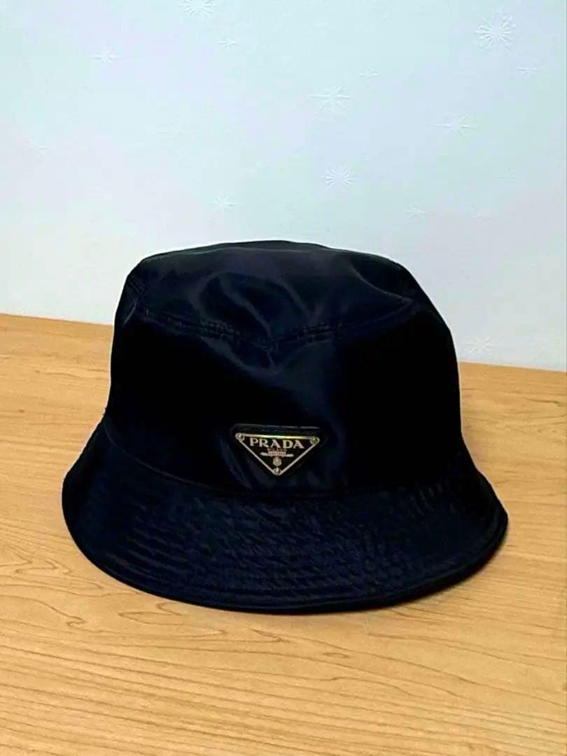 値下げ中 完全正規品 PRADA ブラック バケットハット M