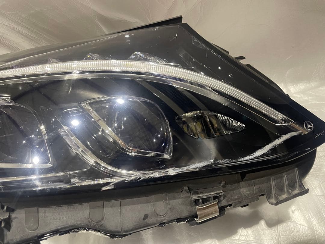 【ゆ　　】ベンツ　前期　Cクラス　純正　LED　右　ヘッドライト