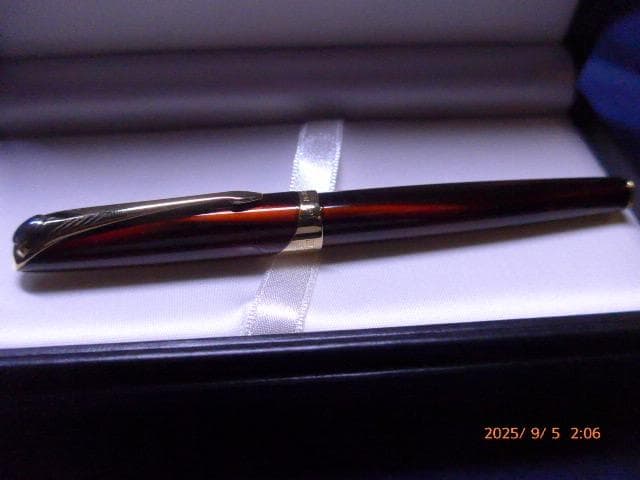 幻のパーカー万年筆　エリプス／Ellipse　深紅　18K 750ペン先、細字