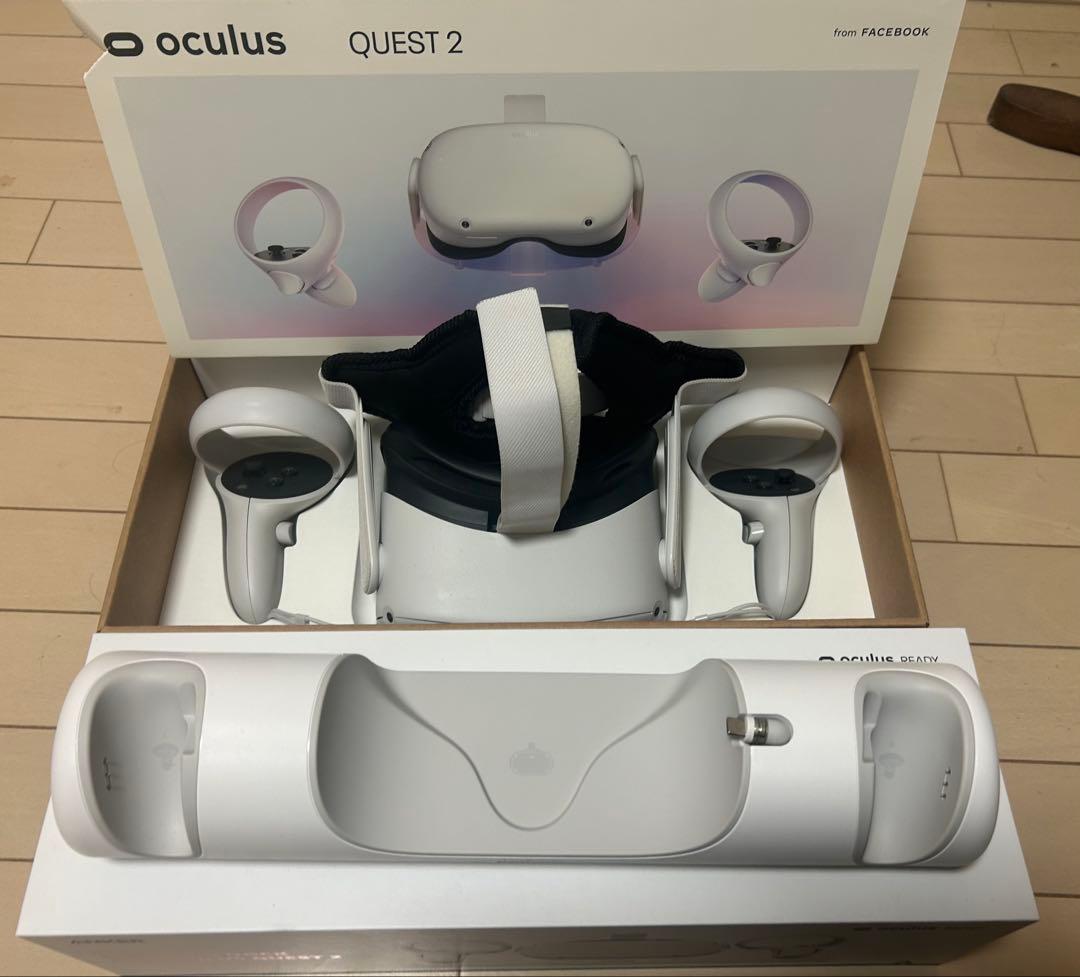 その他  Quest 2 64GB & Anker Charging Dock