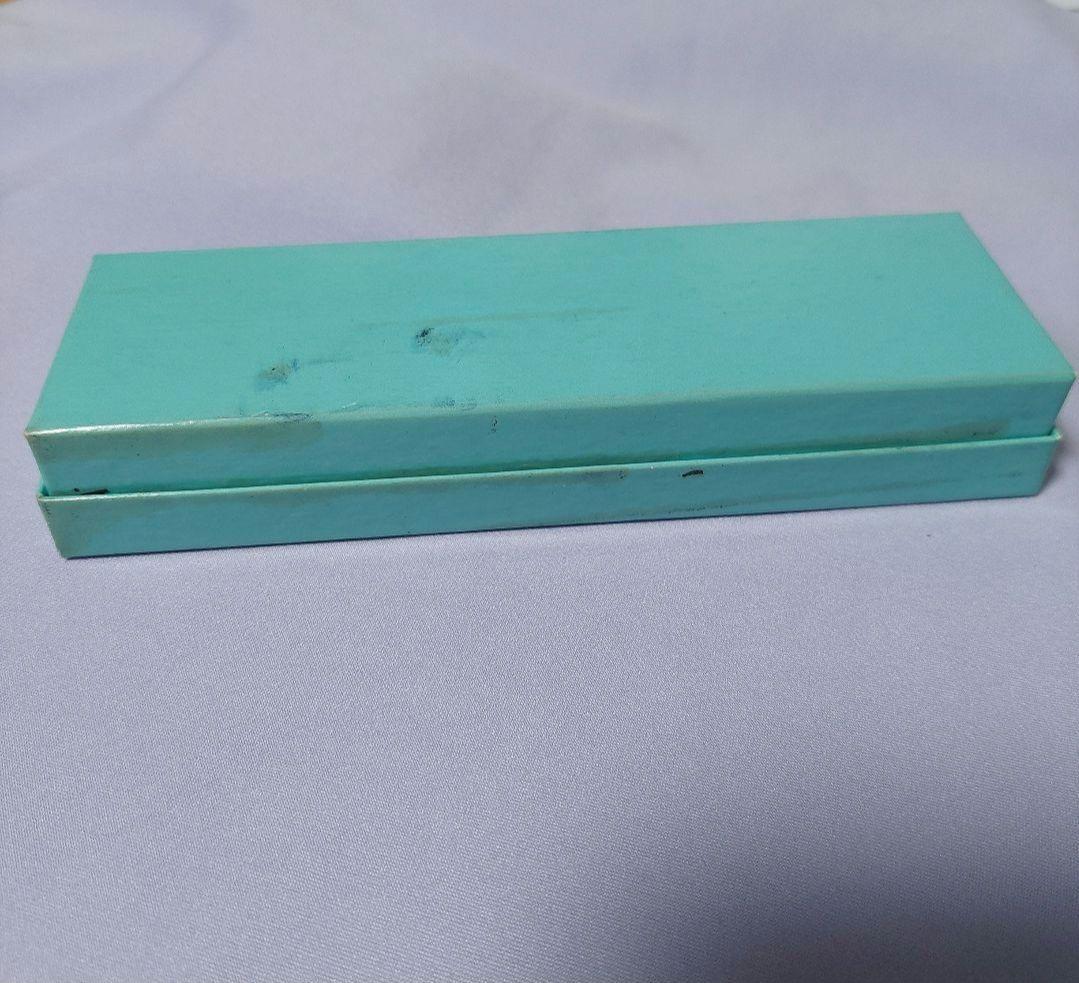 新品　未使用 ティファニーボールペンゴールドリボン　黒替芯3本つき　箱に汚れあり