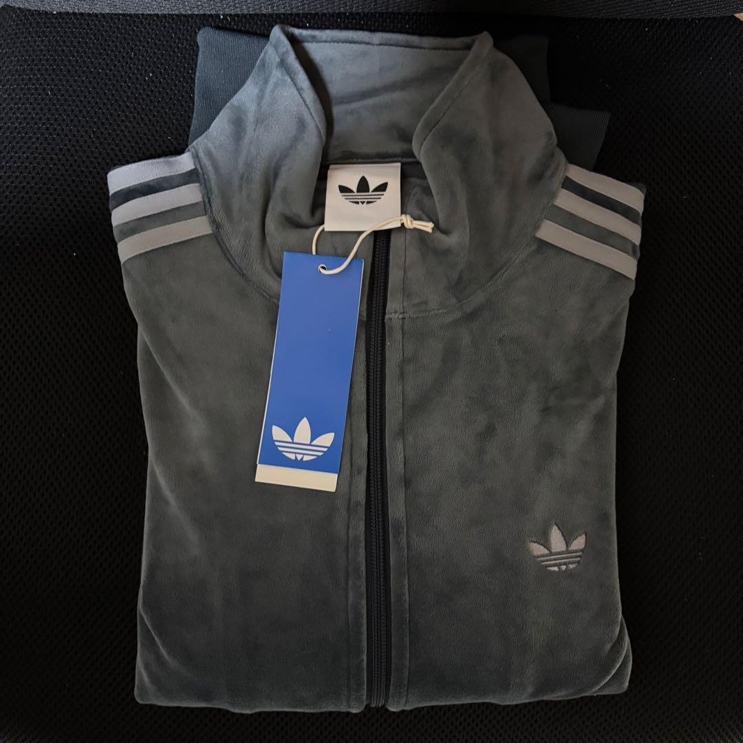 新品L⭐️adidas ファイヤーバード ベロア トラックトップ グレー