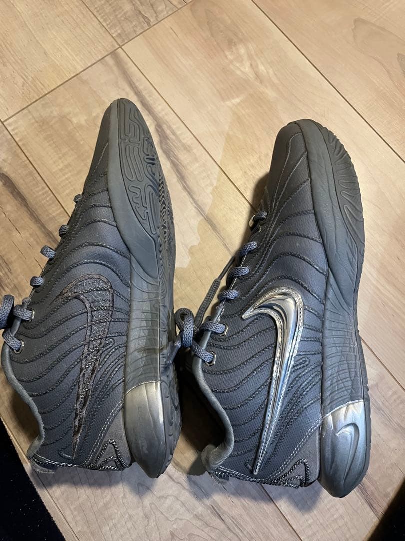 NIKE レブロン21