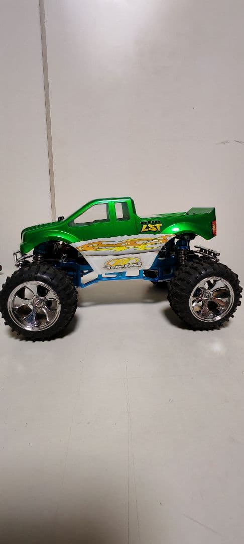☆team Losi／ミニＬＳＴ☆１／１８盆栽に☆部品取り２台セット✨