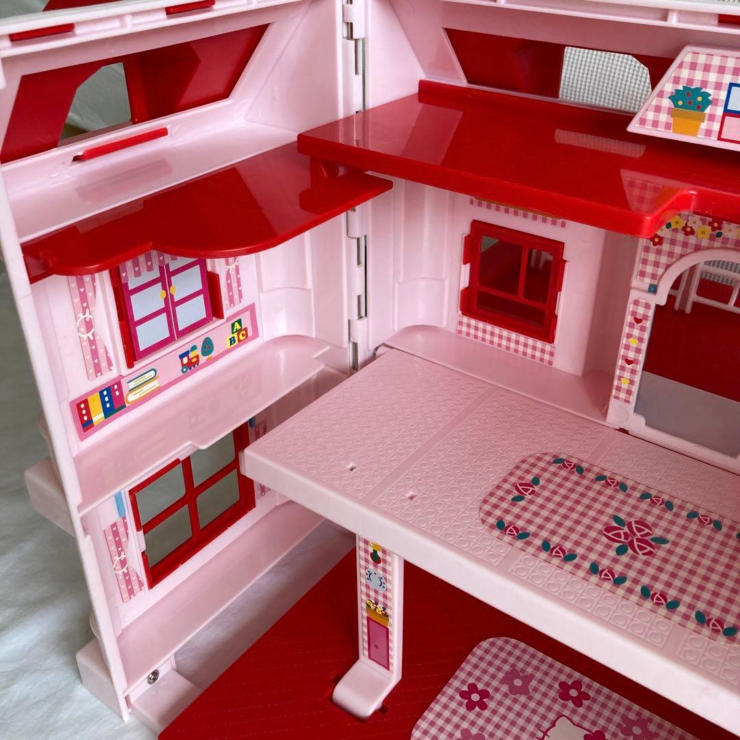 確認用写真　HELLO KITTY　ドールハウス　赤い屋根　ハローキティのお家