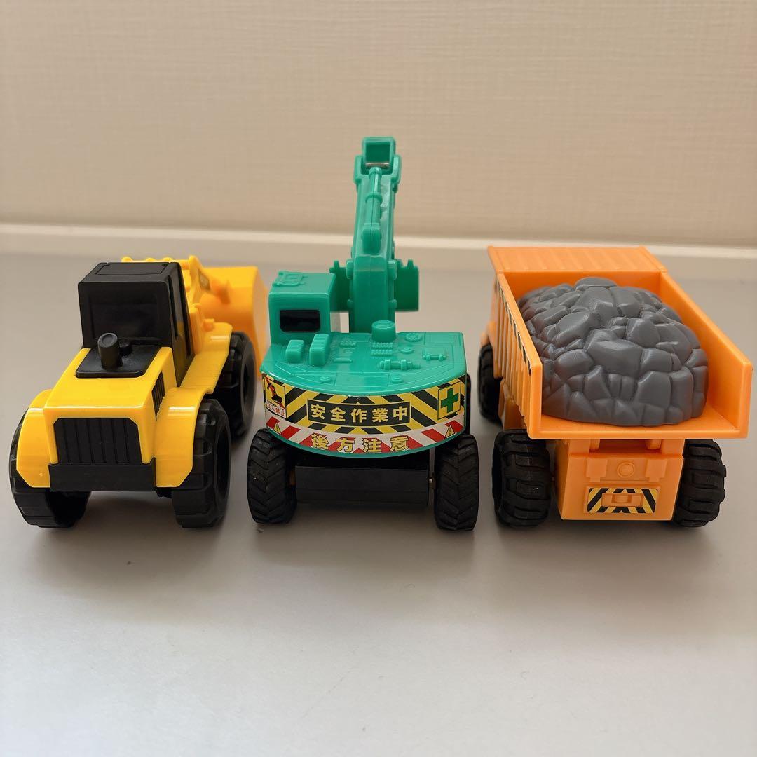 トミカ　TOMICA　プルバックカー　はたらく車　玩具　おもちゃ　車