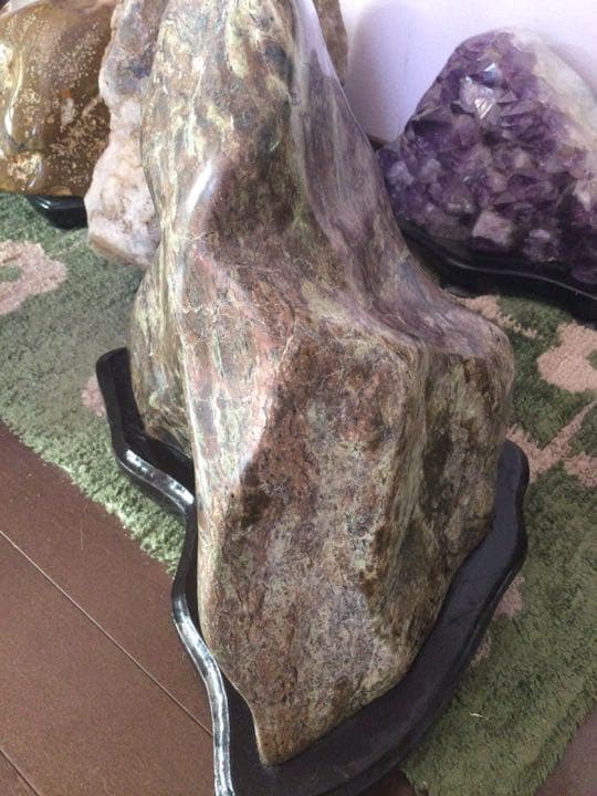 石の名前不明