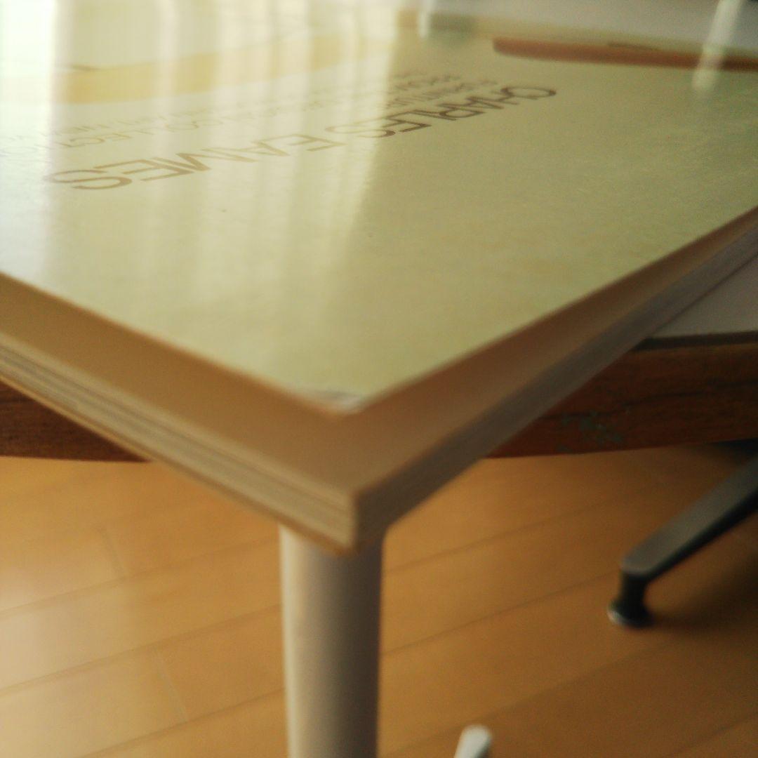 CHARLES EAMES：FURNITURE FROM THE DESIGN