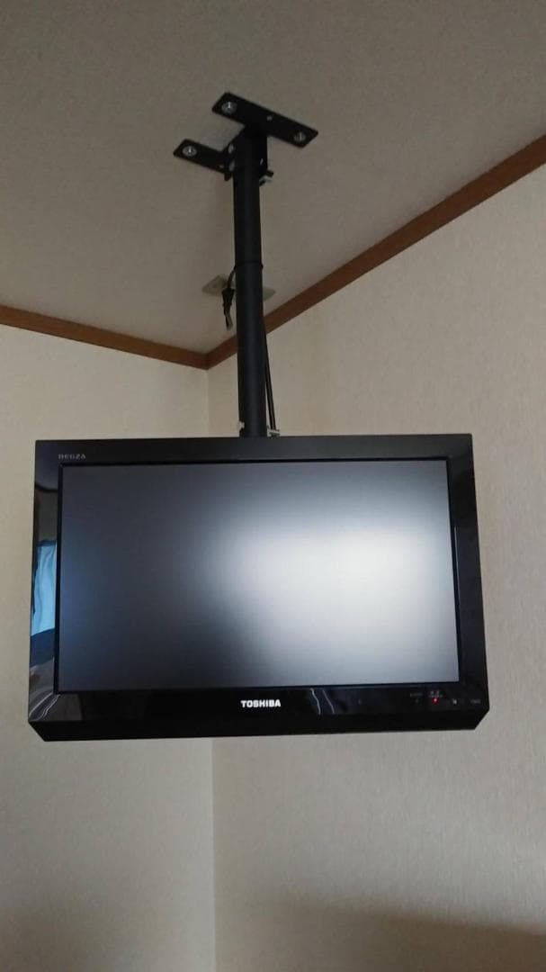 耐荷重25KGのテレビ天井吊り金具 角度調節可能