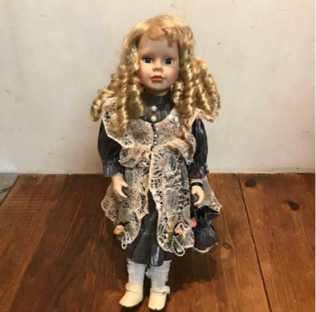 美品　ドール　ヴィンテージ　西洋人形　丁寧なつくり　表情が可愛いらしい　陶器