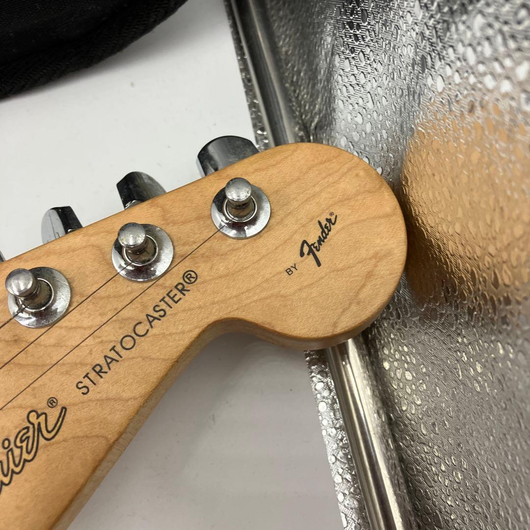 Squier by Fender ストラトキャスター ケース付き　エレキギター