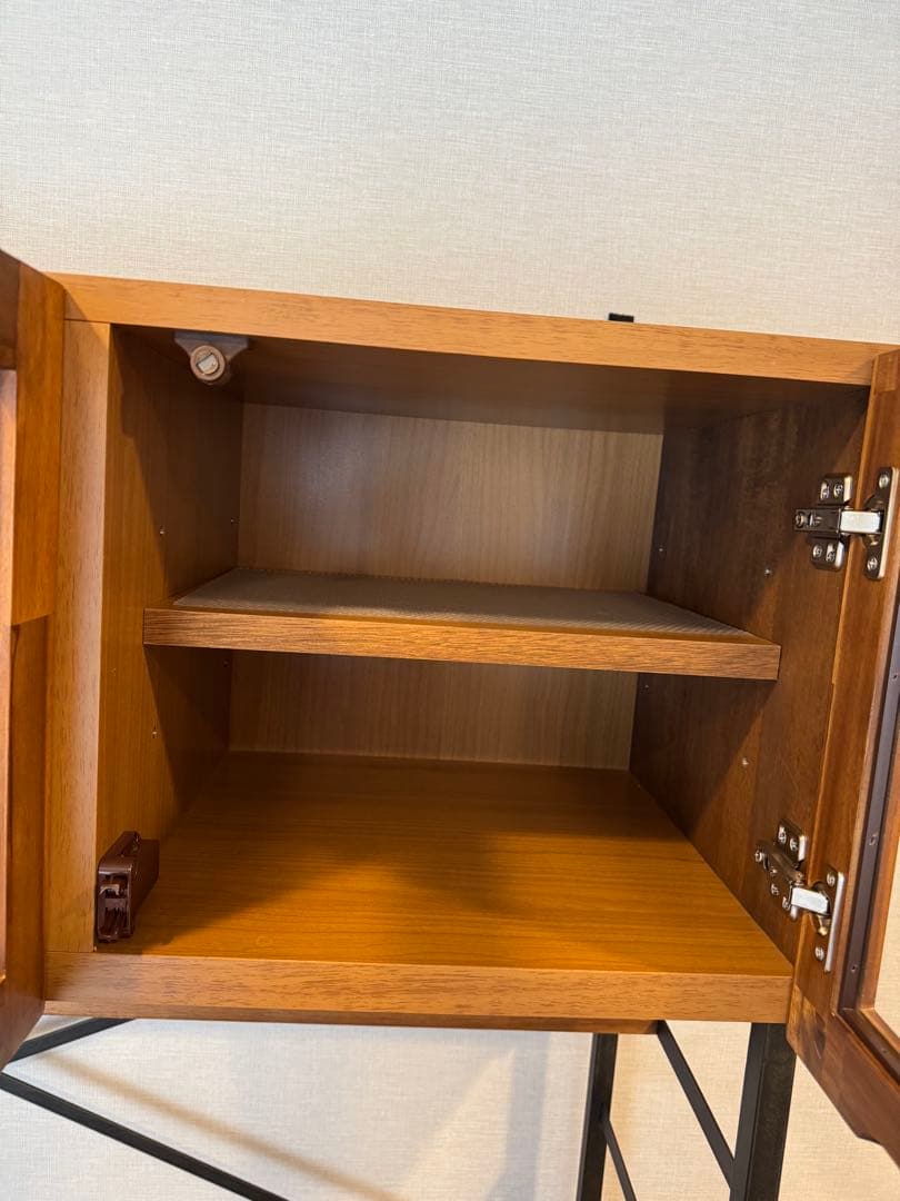 ウニコ食器棚