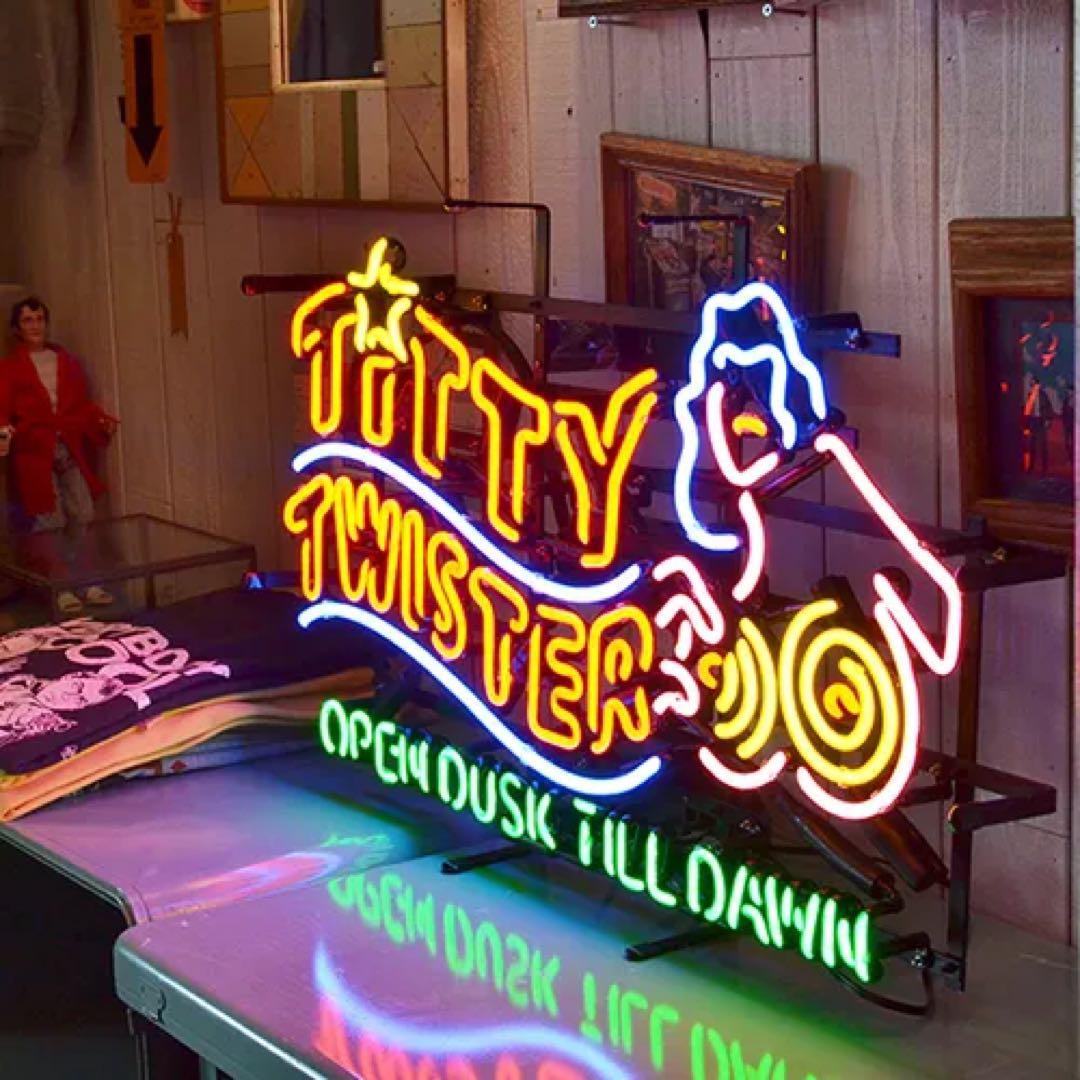TITTY TWISTER ネオン菅 フロムダスクティルドーン タランティーノ