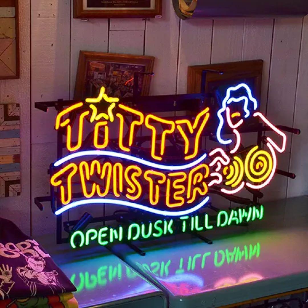 TITTY TWISTER ネオン菅 フロムダスクティルドーン タランティーノ
