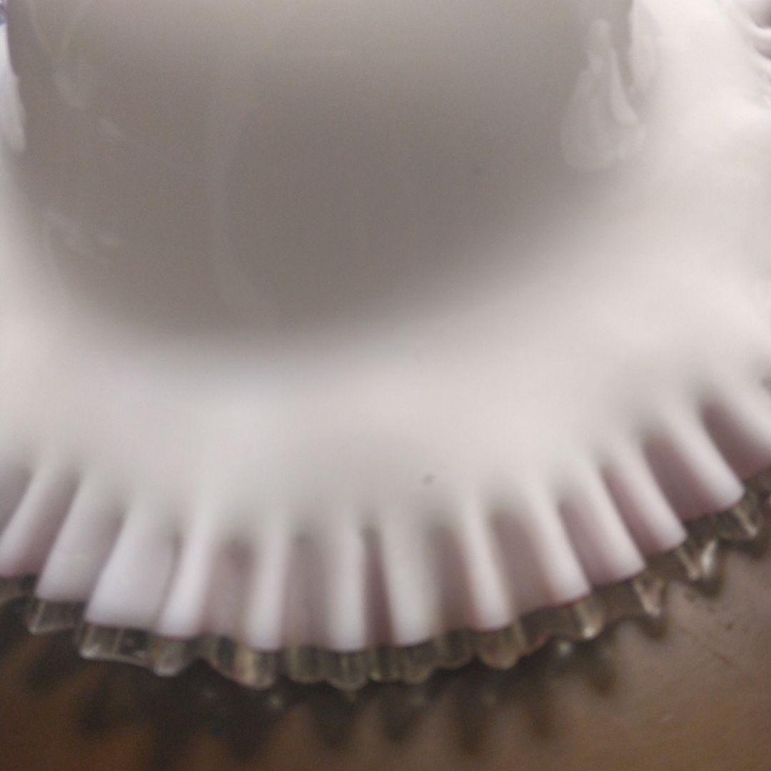 電気笠　電笠　ガラス　乳白色　フリル　レトロ　ペンダントランプ