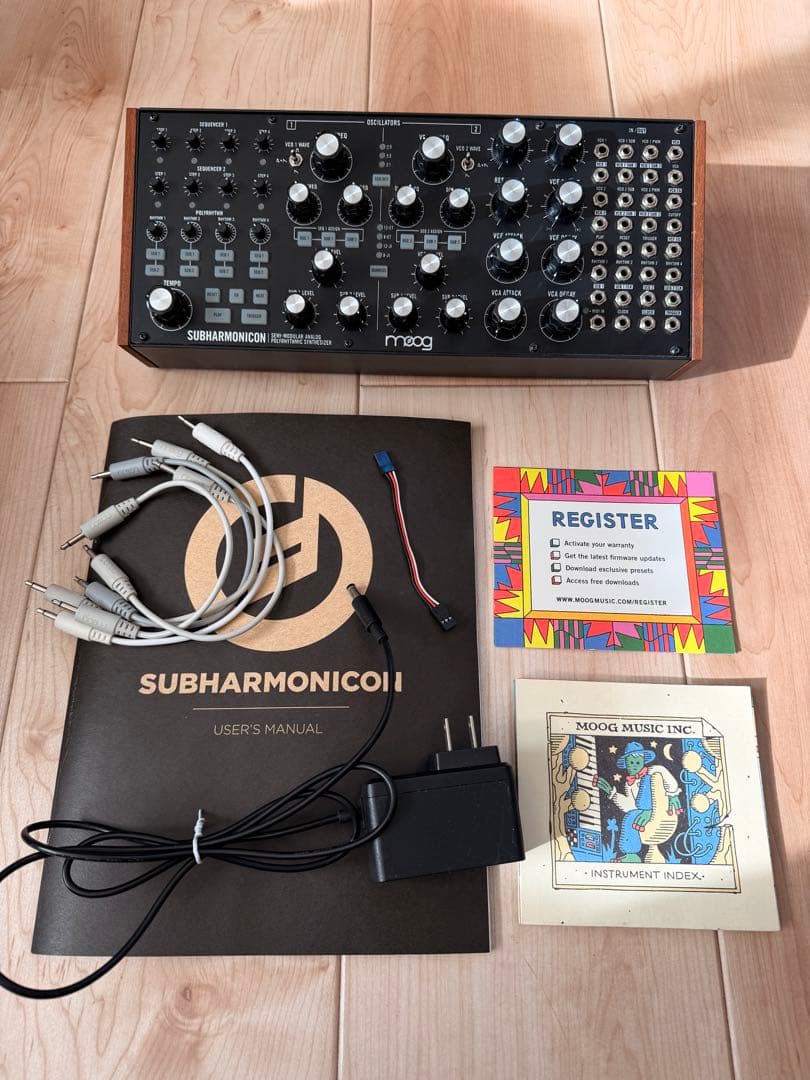 Moog Subharmonicon アナログシンセサイザー