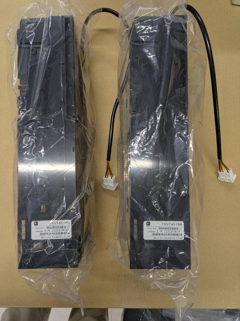【未使用品】メック令和発行新500円玉対応富士電機製FDVT451BW2台