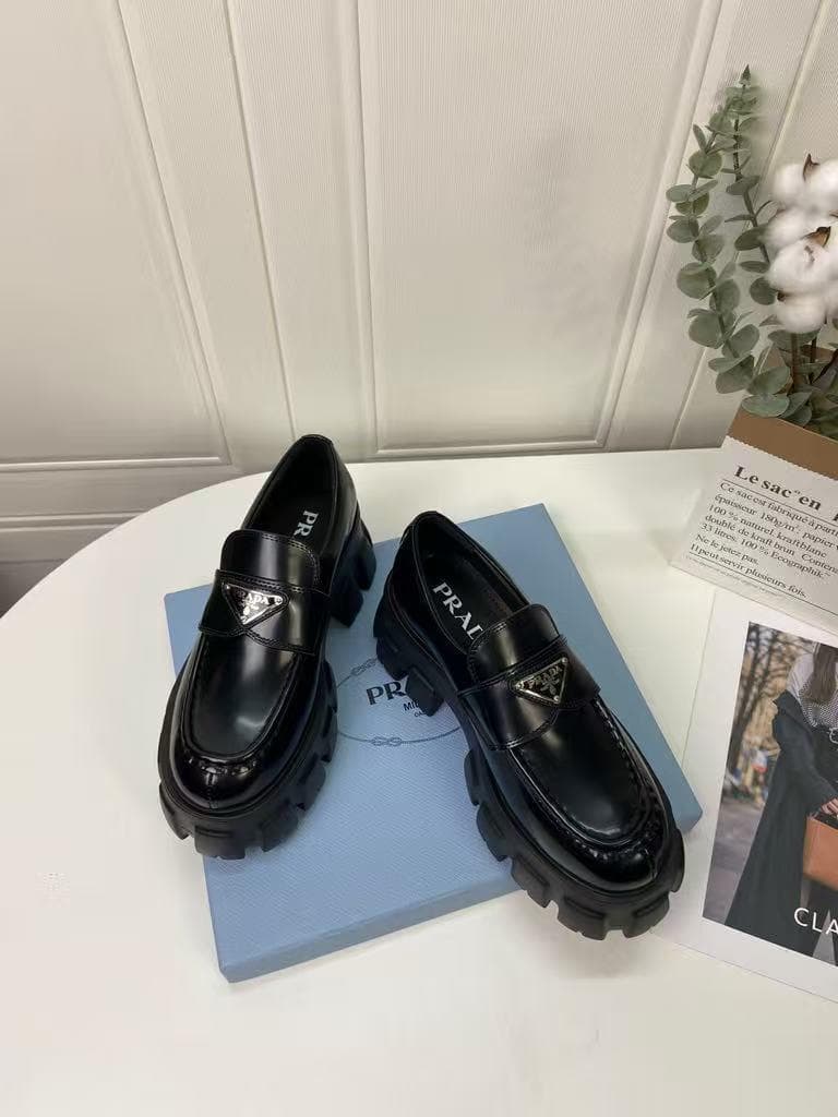 大人気極美品 PRADA ブラックレザー 厚底ローファー☆36
