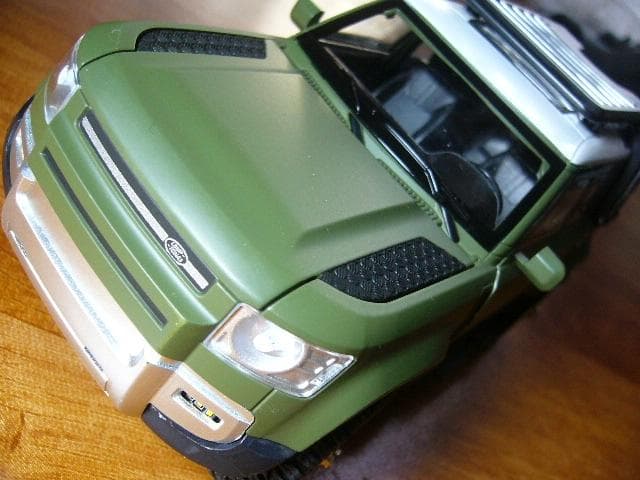 ランドローバー　ディフェンダー　1/24 ラジコン　艶消しグリーン　新品