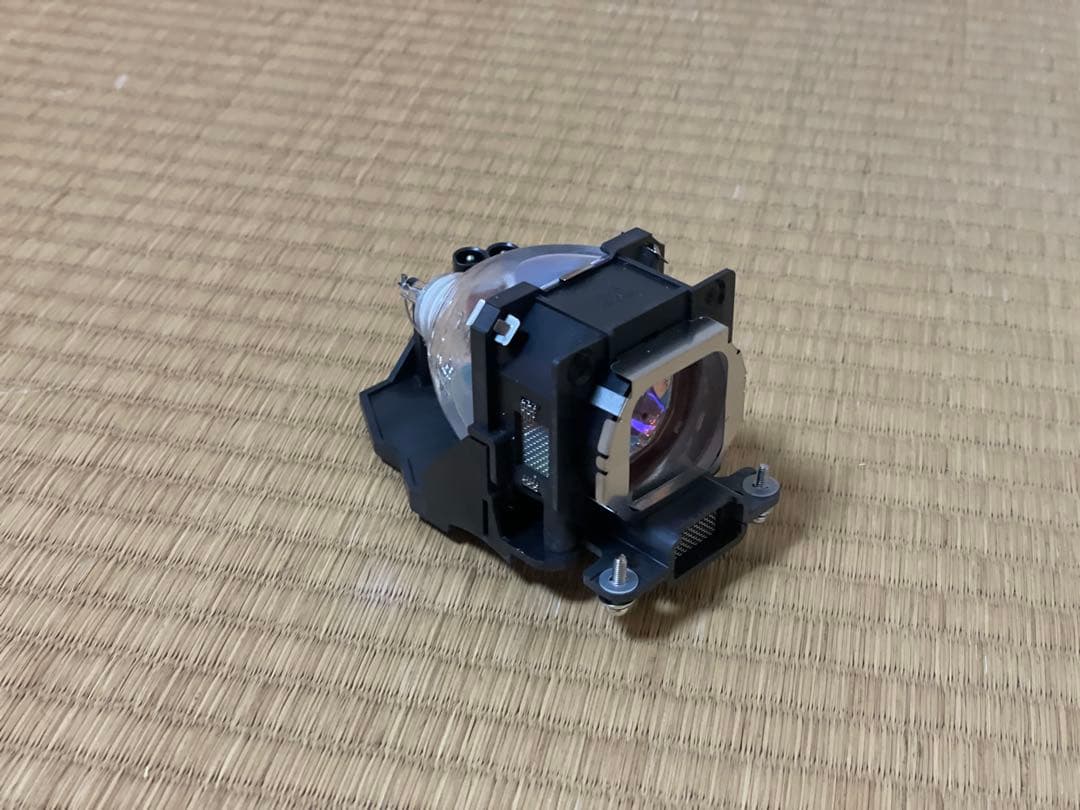 未使用 Panasonic プロジェクター交換ランプ ET-LAE700 純正