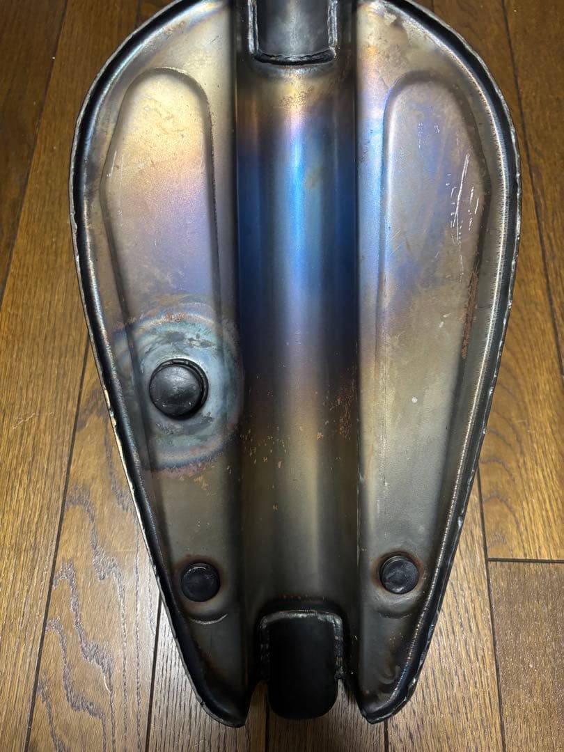 バイク用スポーツスタータンク（未塗装）と燃料コック