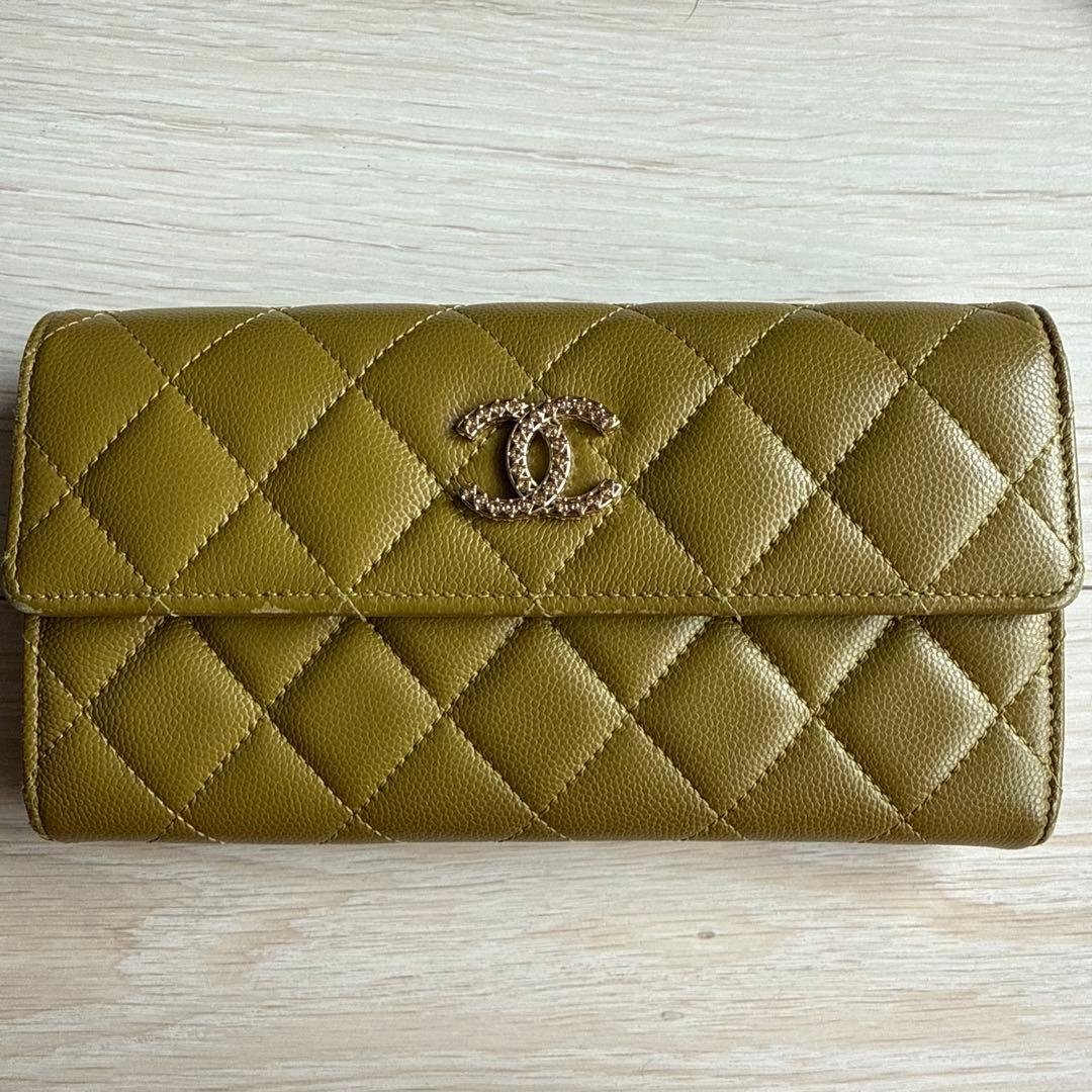 CHANEL キルティング 長財布 オリーブグリーン　キラキラ