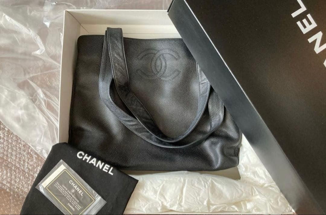ヴィっキーCHANEL キャビアスキン　オールブラック　トートバッグ