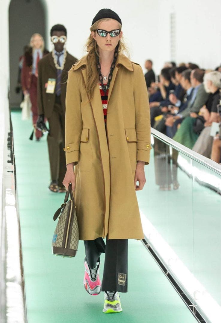 新品グッチGUCCIニットジャケットコートシャツスウェットスニーカーパンツバッグ