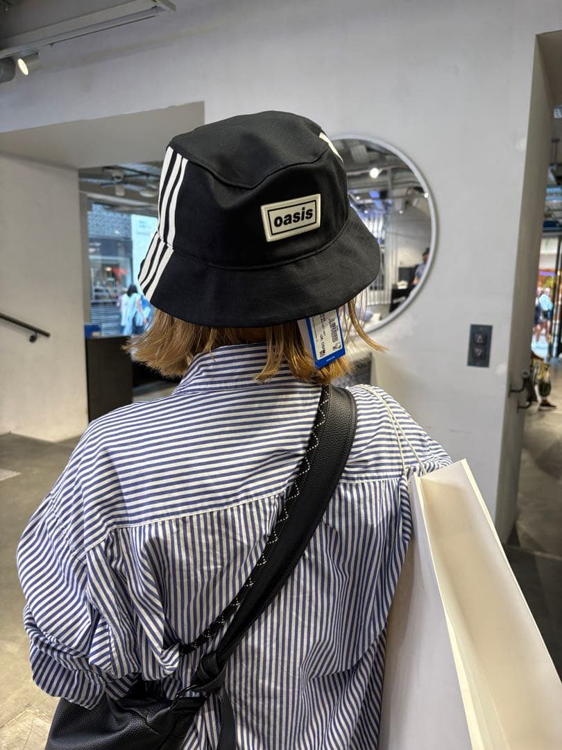 <日本未発売>oasis アディダス バケットハット 希少ブラックM/Lサイズ