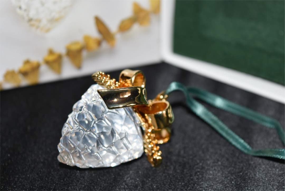新品❗️Swarovski 苺オーナメント