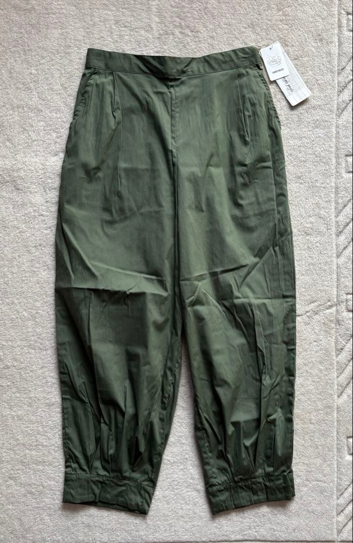 新品タグ付コンジェペイエ ストレッチナローパンツ ウエストゴム＆リボン カーキ