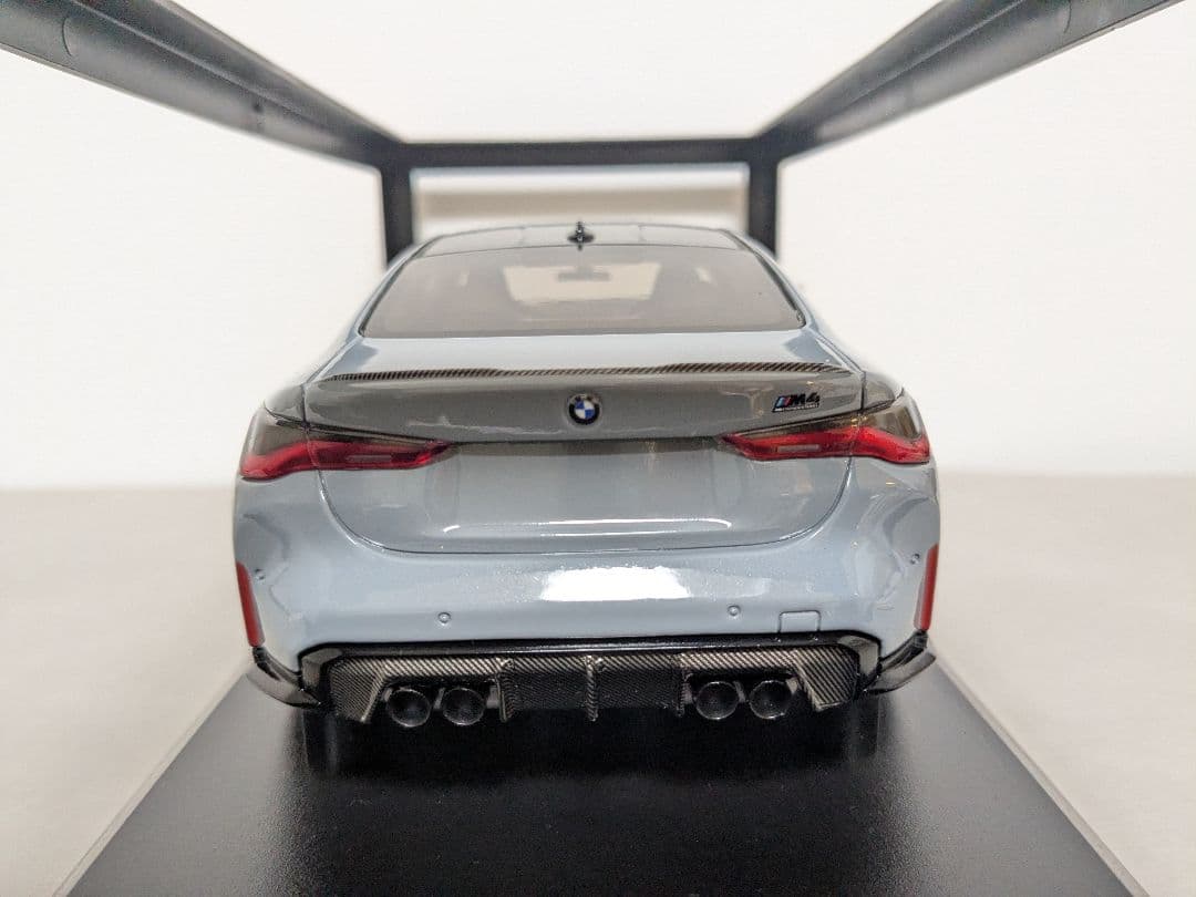 ミニチャンプス　BMW M4　ミニカー　ベンツ　オートアート　京商 1/18