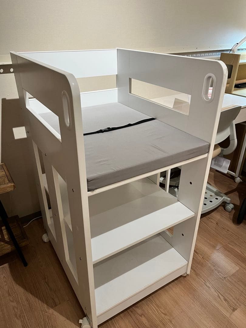 訳あり　新品未使用　ニトリ　移動するオムツ替え台　ベビー家具　直接取引