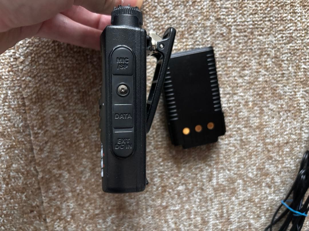 YAESU FT-70D デジタルアナログトランシーバー