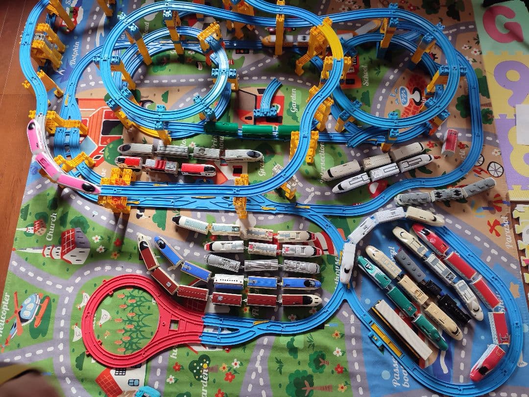 プラレール　トーマス　新幹線