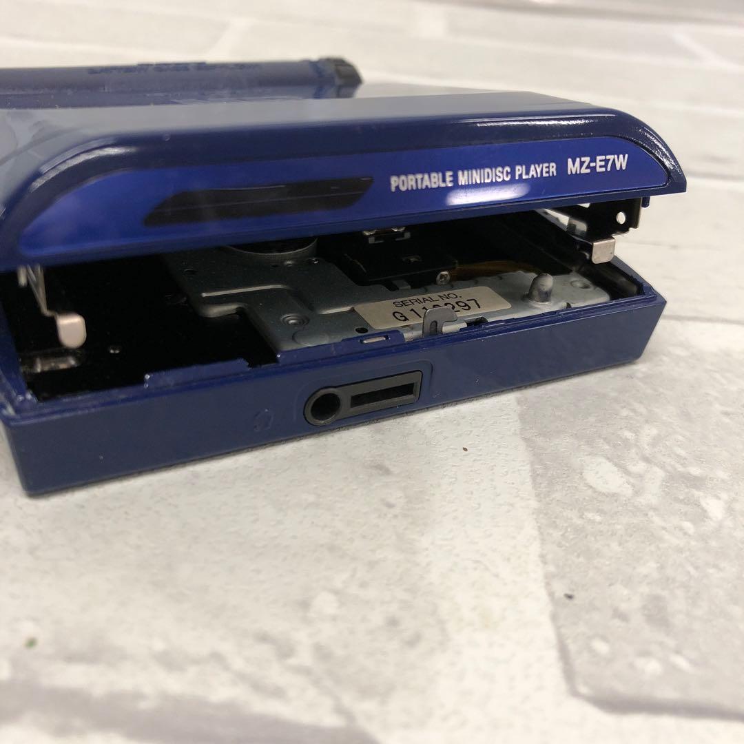 M4446 サントリーBOSS ポータブルMDプレーヤー MDウォークマン