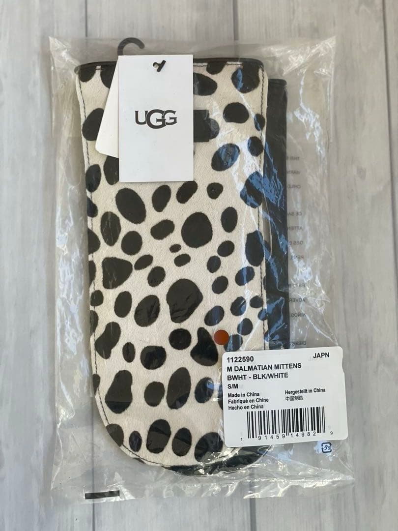 【専用ルイ1世様】UGG ダルメシアン柄 ミトン M 新品未使用タグ付き　ハラコ
