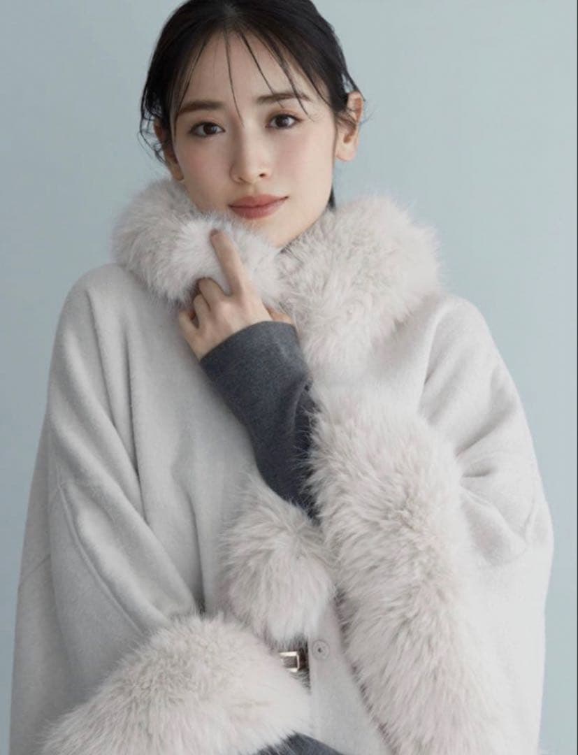 SNIDEL♡ファー付きミドルケープコート　アイボリー