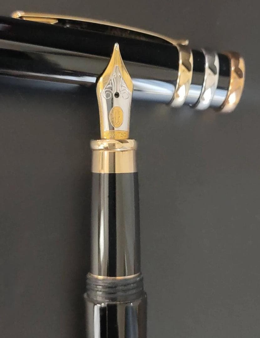 未使用Cartier トリニティ ドゥ カルティエ 18K750ゴールド 万年筆