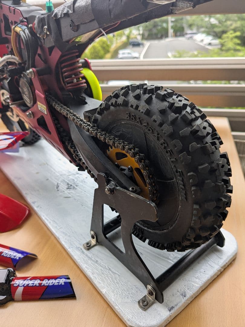 SR-5 使用期間は少です。オマケでリポバッテリーを、お付けします。
