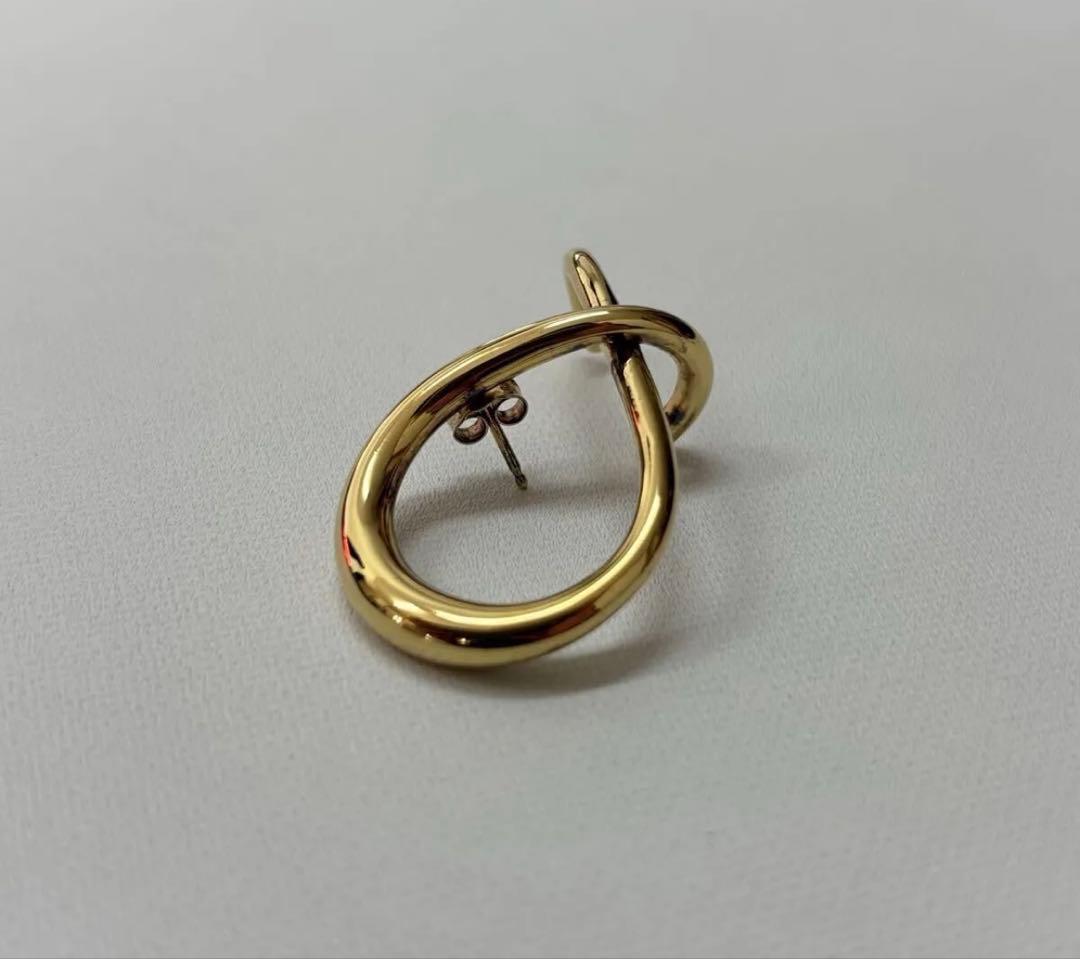 Charlotte Chesnais Criss Cross ピアス
